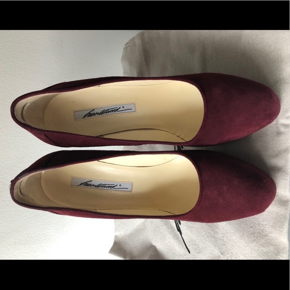 Authentic BRIAN ATWOOD Harrison Suede Chain Pumps - Picture 2 of 10